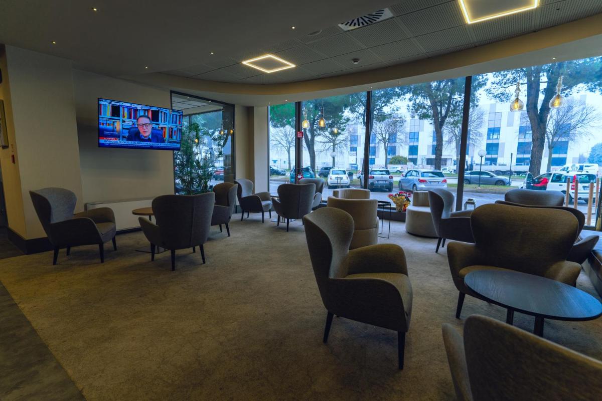 DC HOTEL INTERNATIONAL - Housity