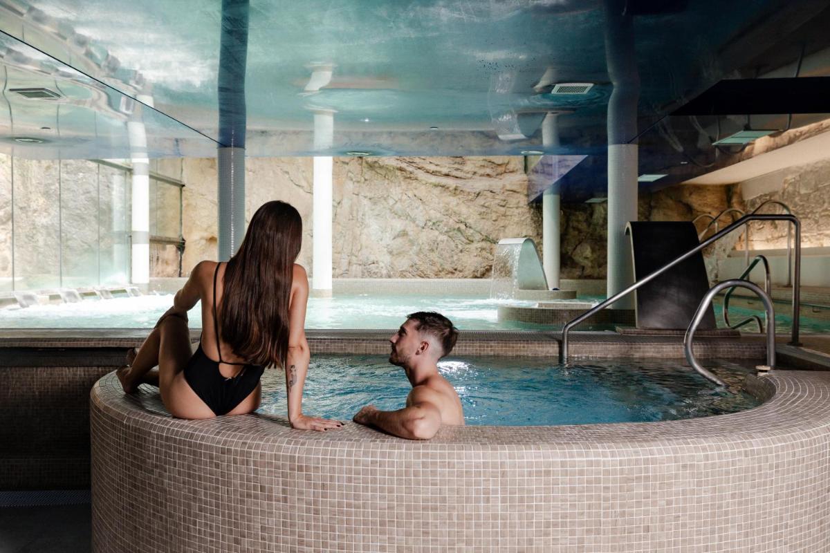 Clientes alojados en Hotel Balneario La Hermida