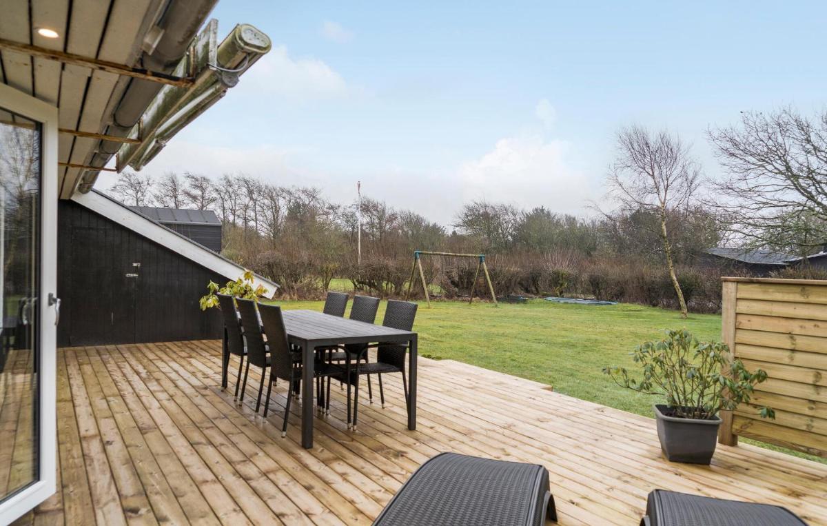 Three-Bedroom Holiday Home In Vestervig - Housity