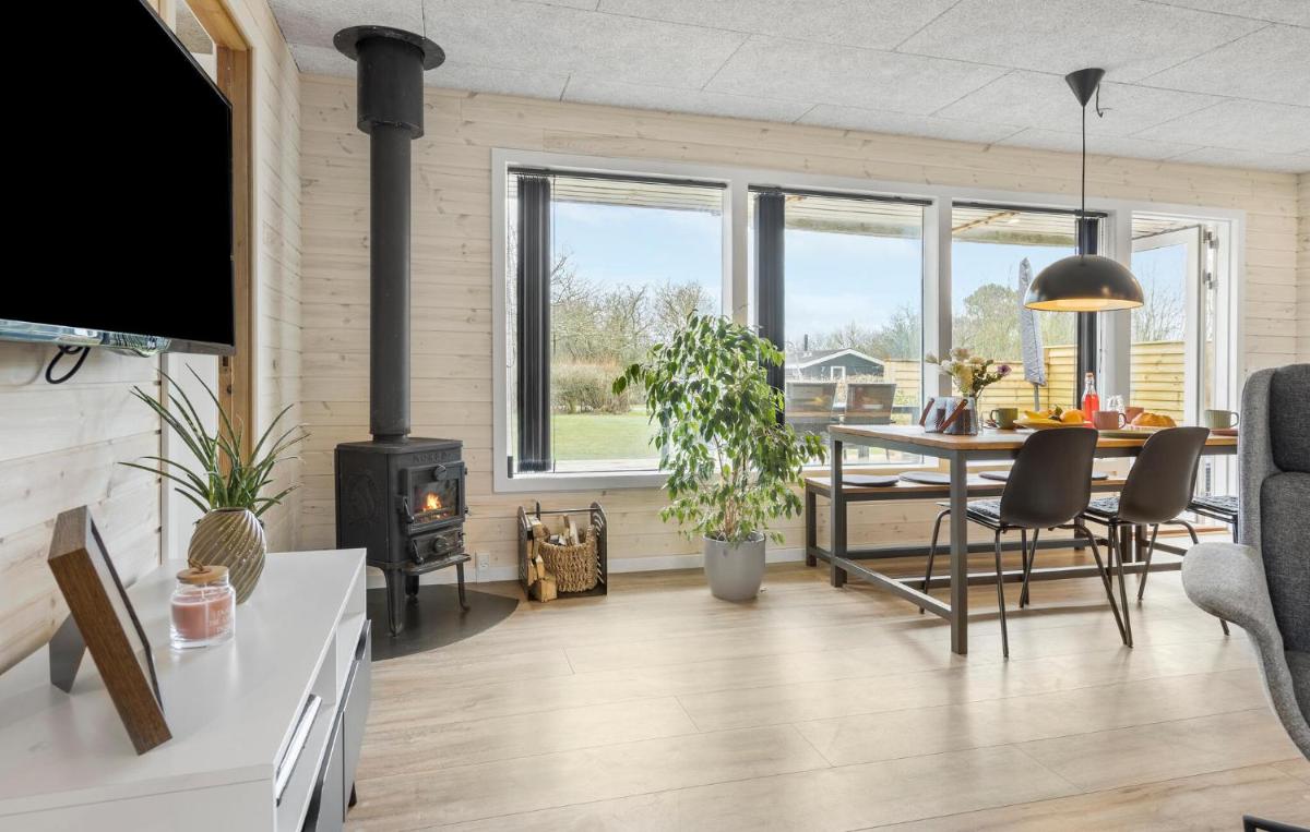 Three-Bedroom Holiday Home In Vestervig - Housity
