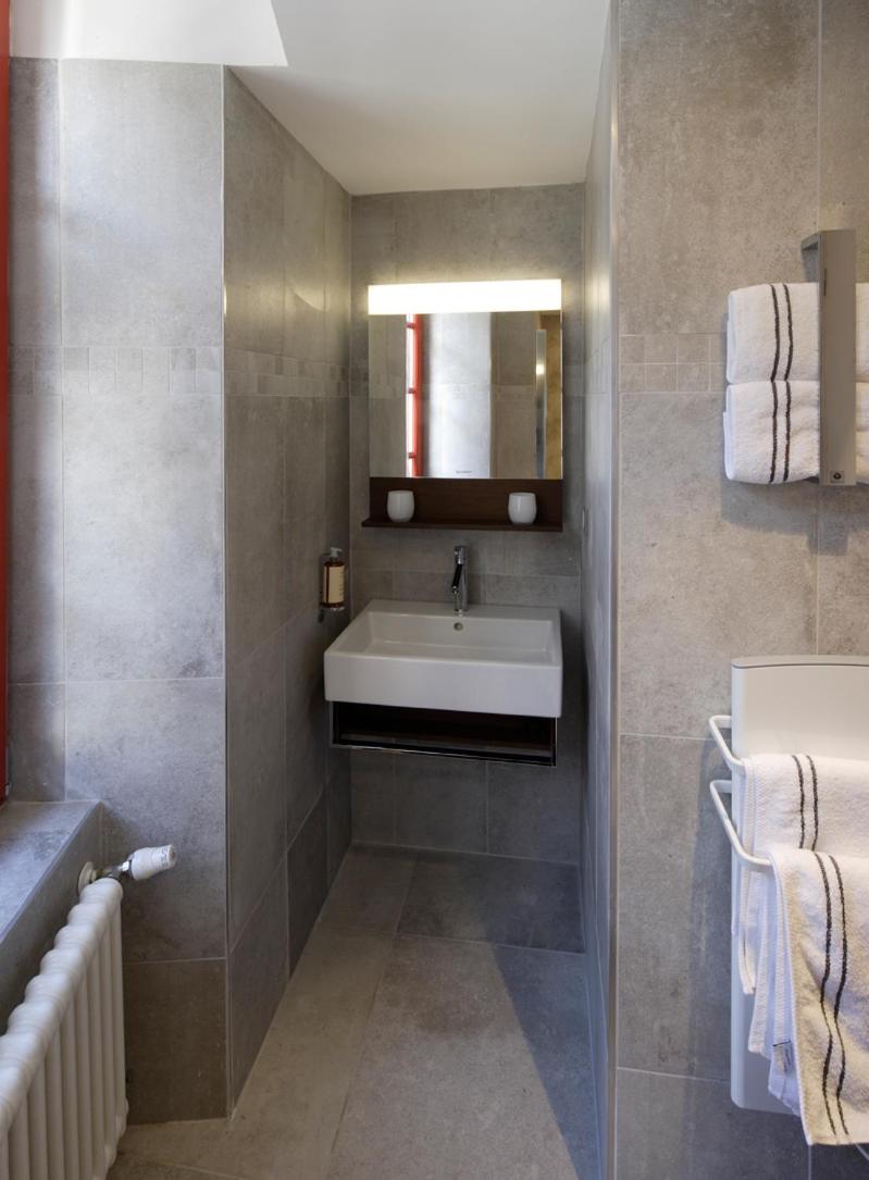 Salle de bains dans l'établissement Les Maisons du Pont - Charme & Caractère