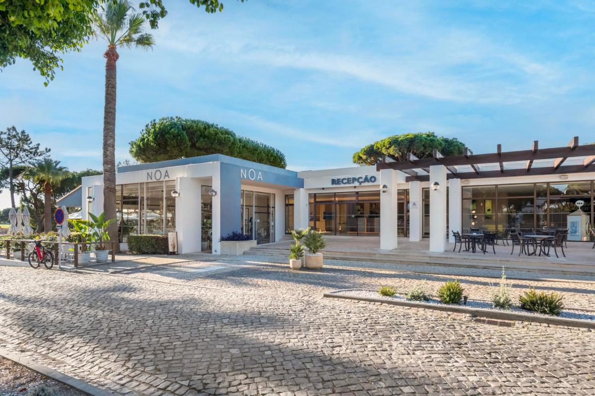 O edifício onde o resort está situado
