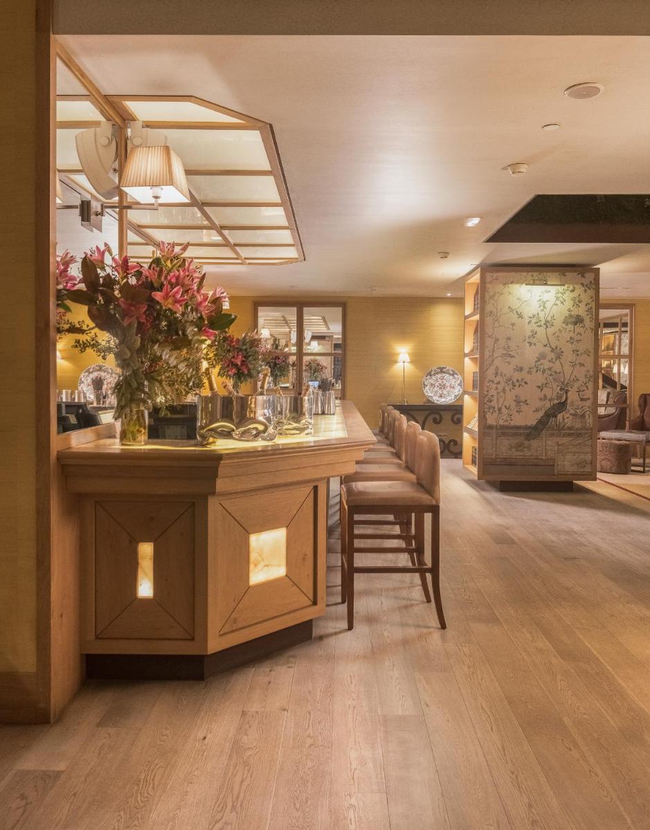 Zona de estar de URSO Hotel & Spa, a Small Luxury Hotel of the World