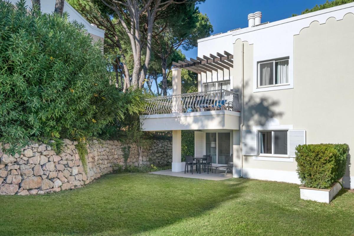 Um jardim no exterior de Vilar do Golf
