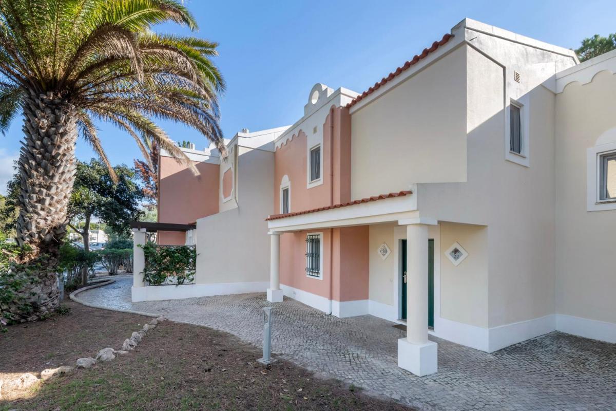 O edifício onde o resort está situado