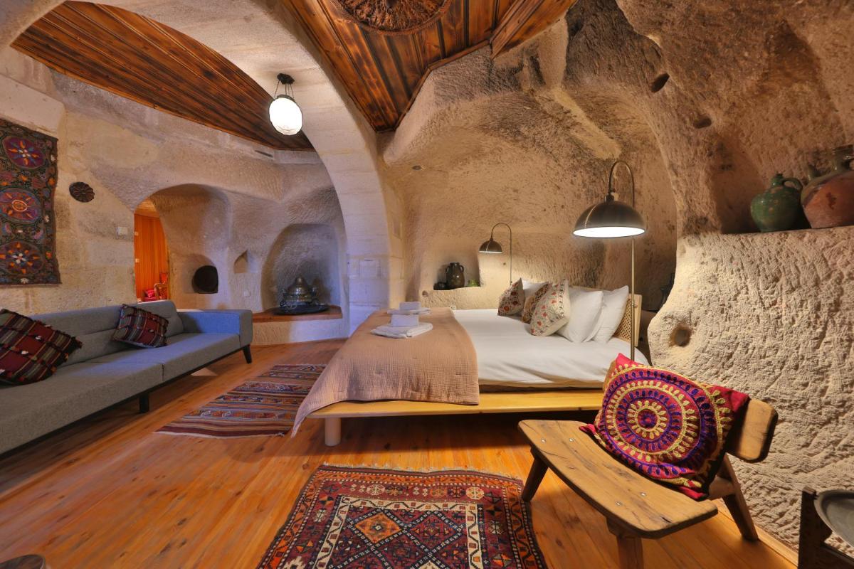 Potamia Cave Suites - Housity