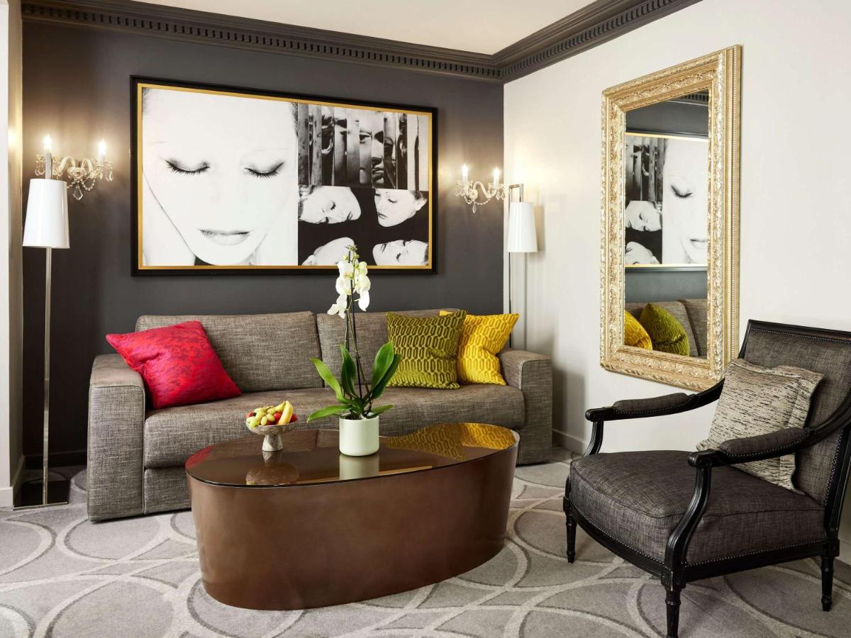 Coin salon dans l'établissement Sofitel Paris Le Faubourg