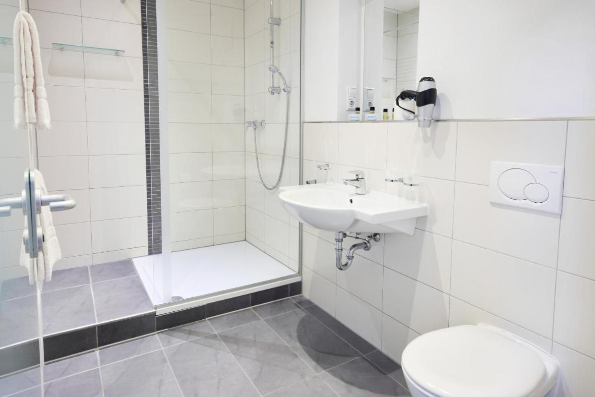 Hotel Villa-Bassermann, stilvoll, 2 Min zum Schloss, schnelles WLAN & Parkplatz - Housity