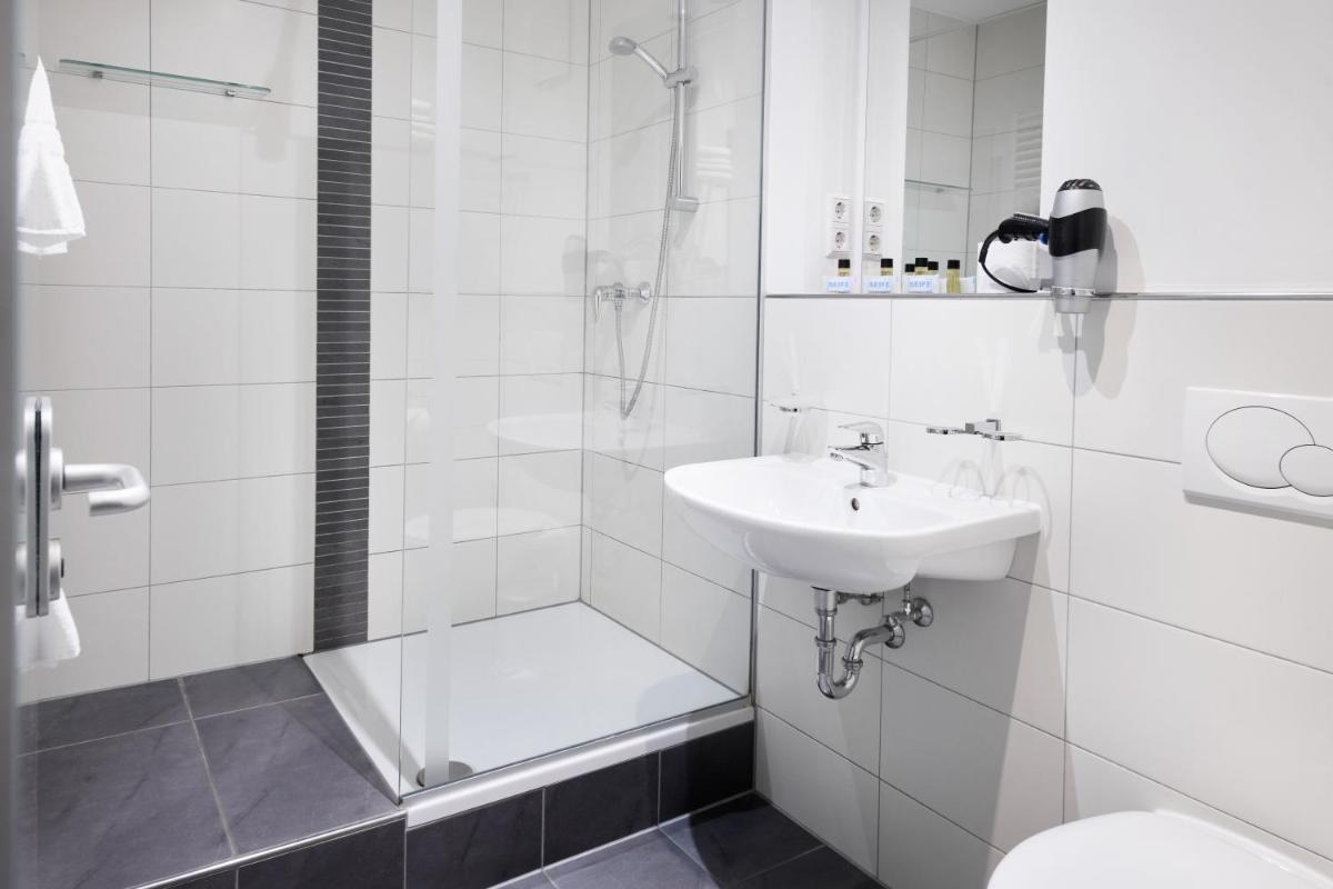 Hotel Villa-Bassermann, stilvoll, 2 Min zum Schloss, schnelles WLAN & Parkplatz - Housity