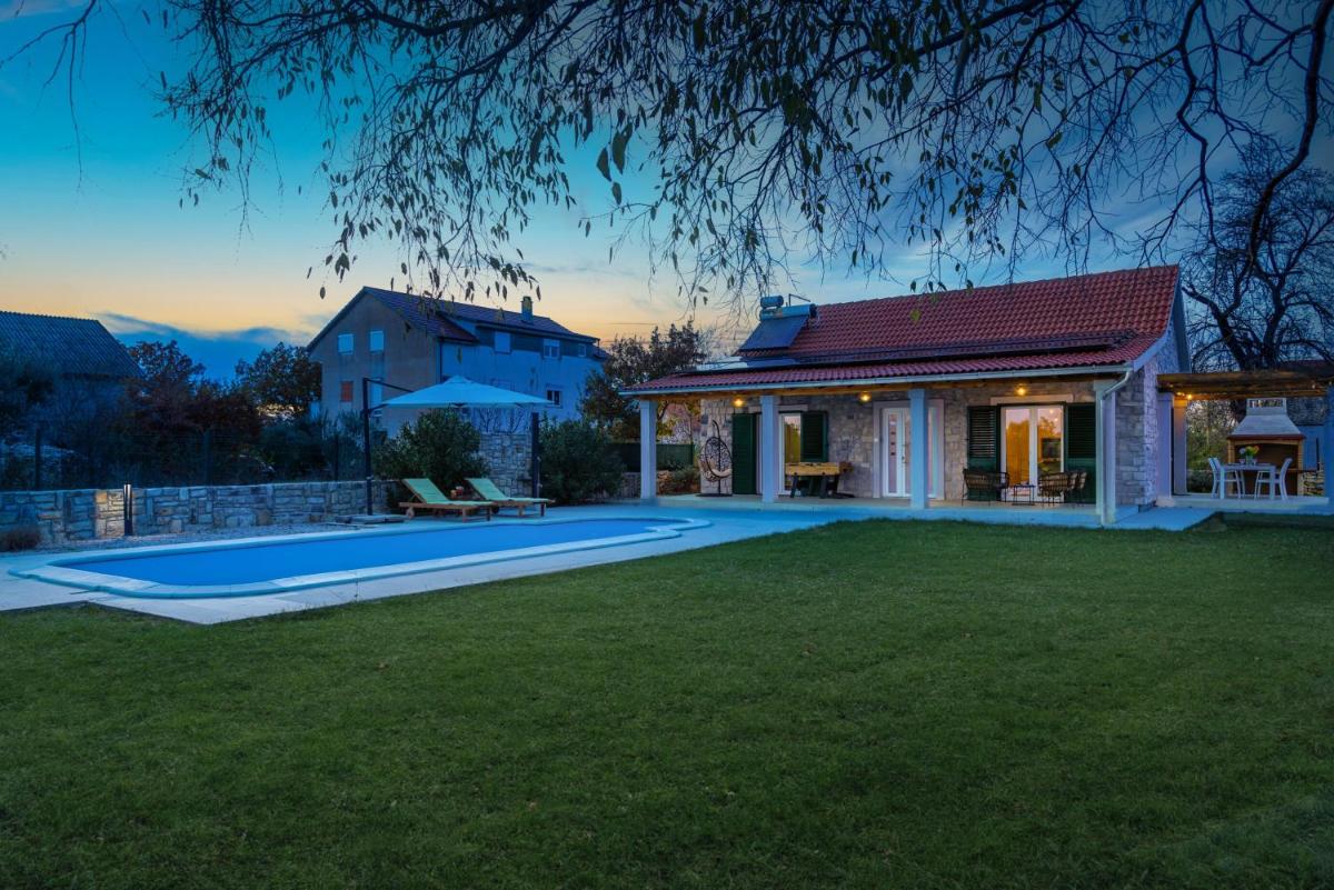 Villa Bajadera - Housity