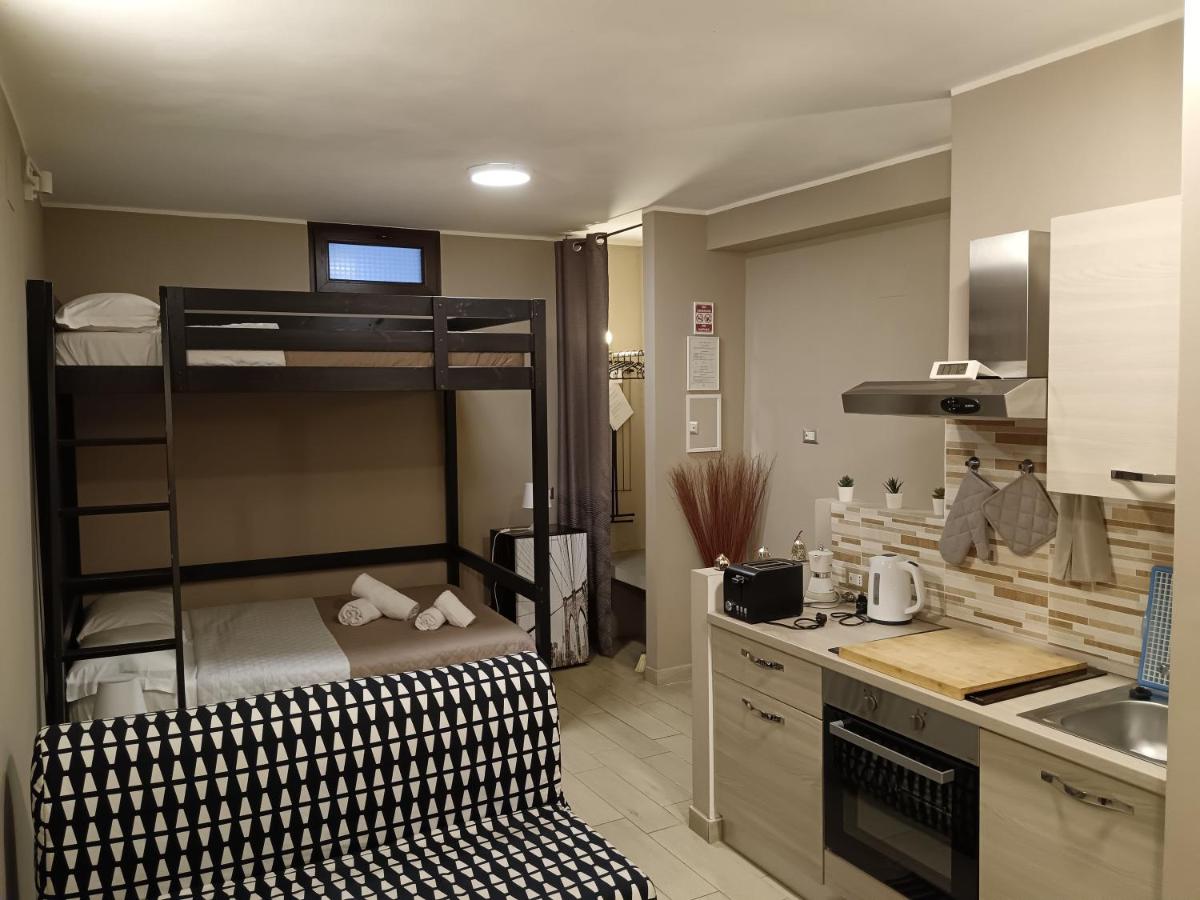 U Peri Alivu House - Housity