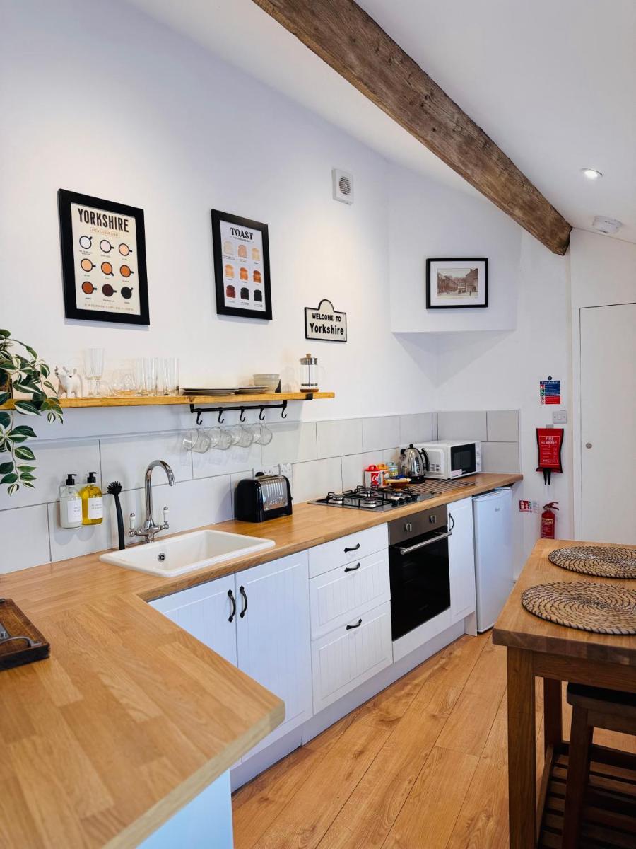 Nine Cooper Lane, Holmfirth - Housity