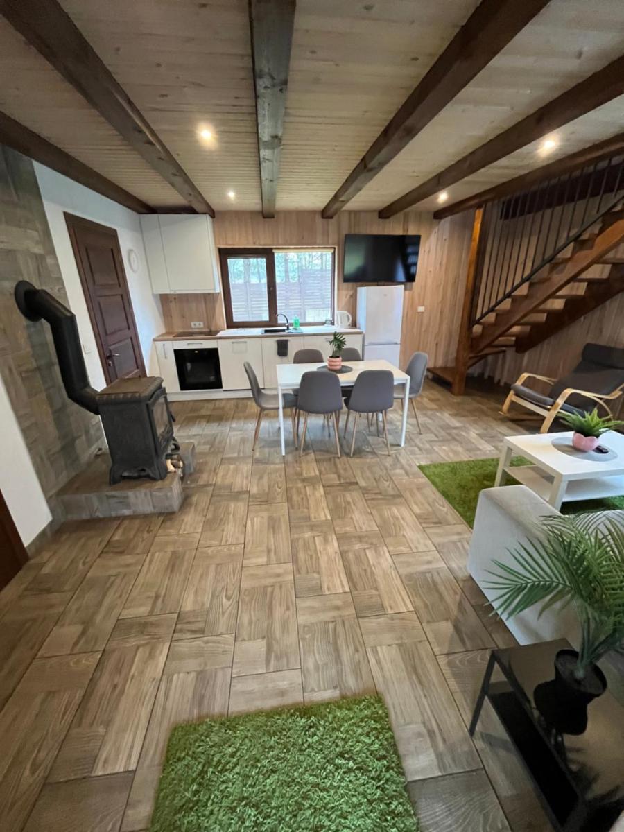 Holiday House Strawberry - Housity