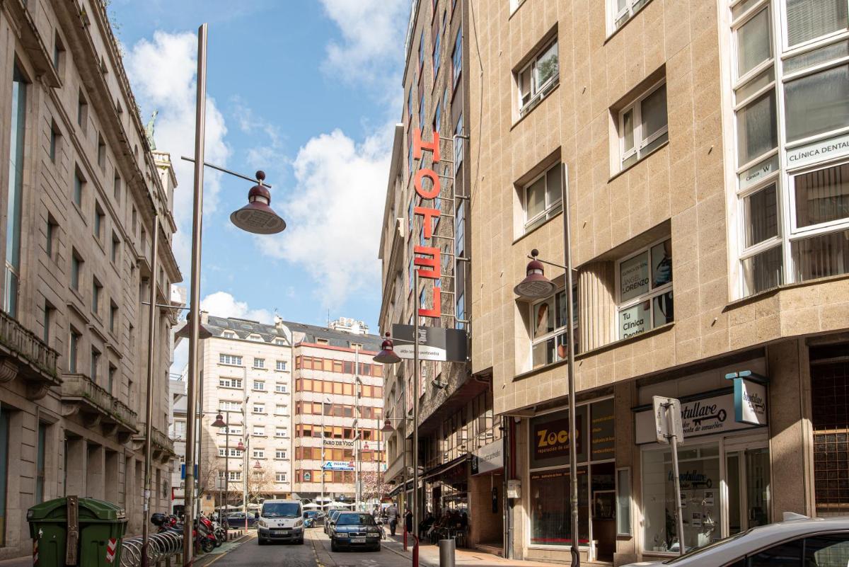 Hotel City Express Comercio - Housity