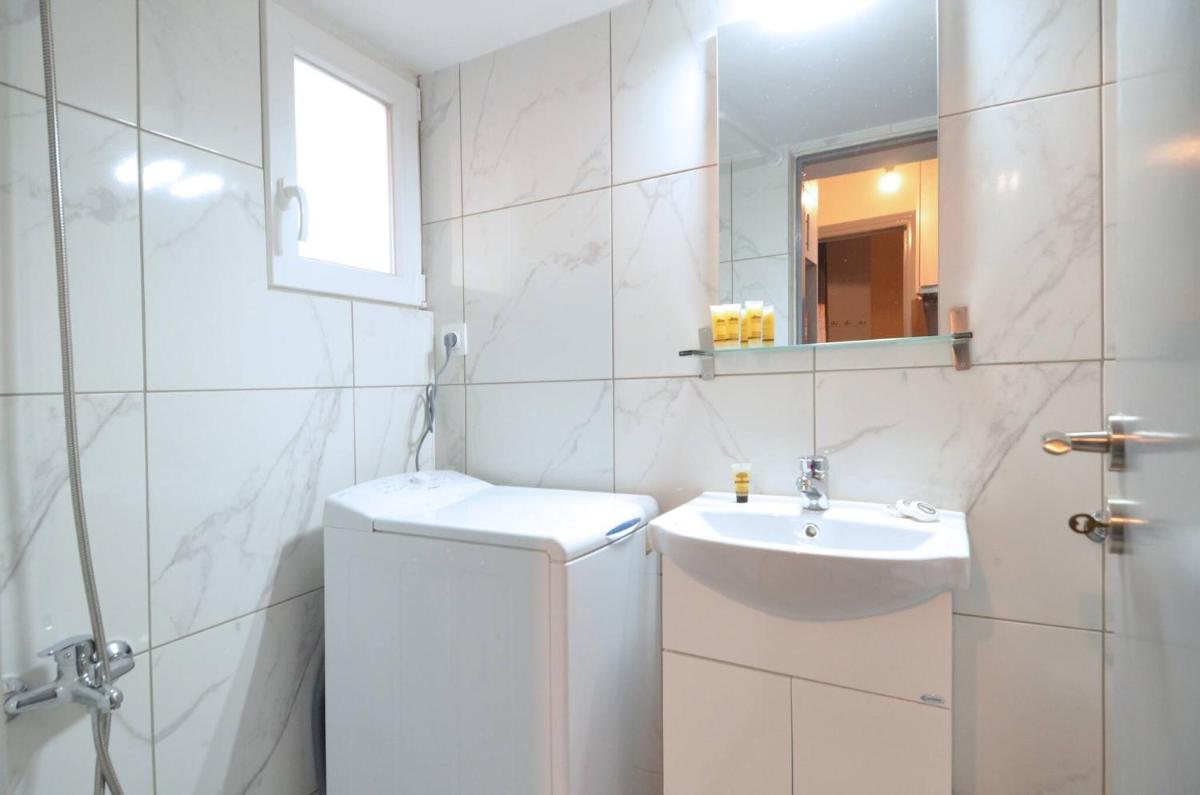 A minimal retire at Kypseli with an amazing view - Housity