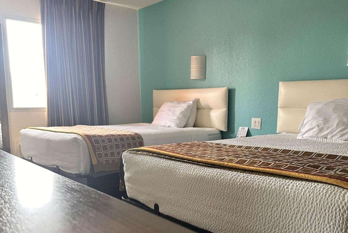 Howard Johnson by Wyndham Clarksville Tennessee - Housity