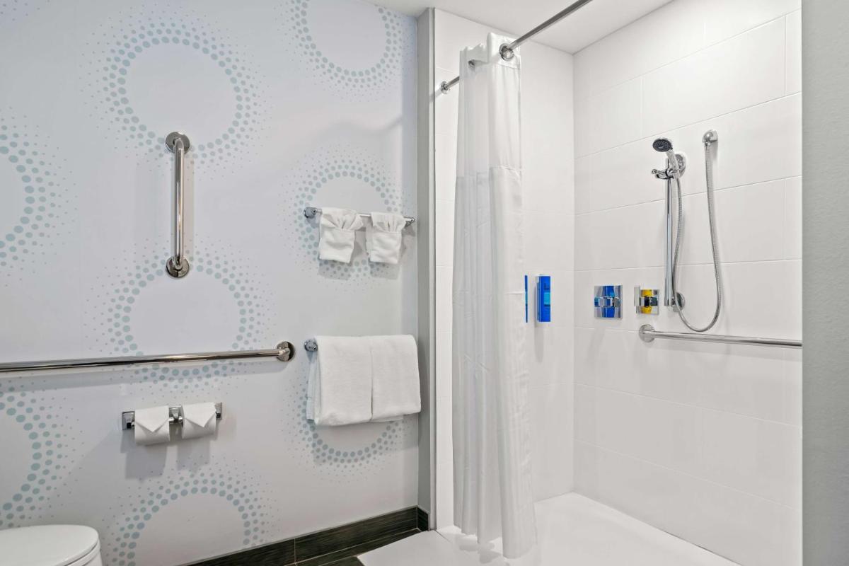 Tru By Hilton Rogers Bentonville - Housity