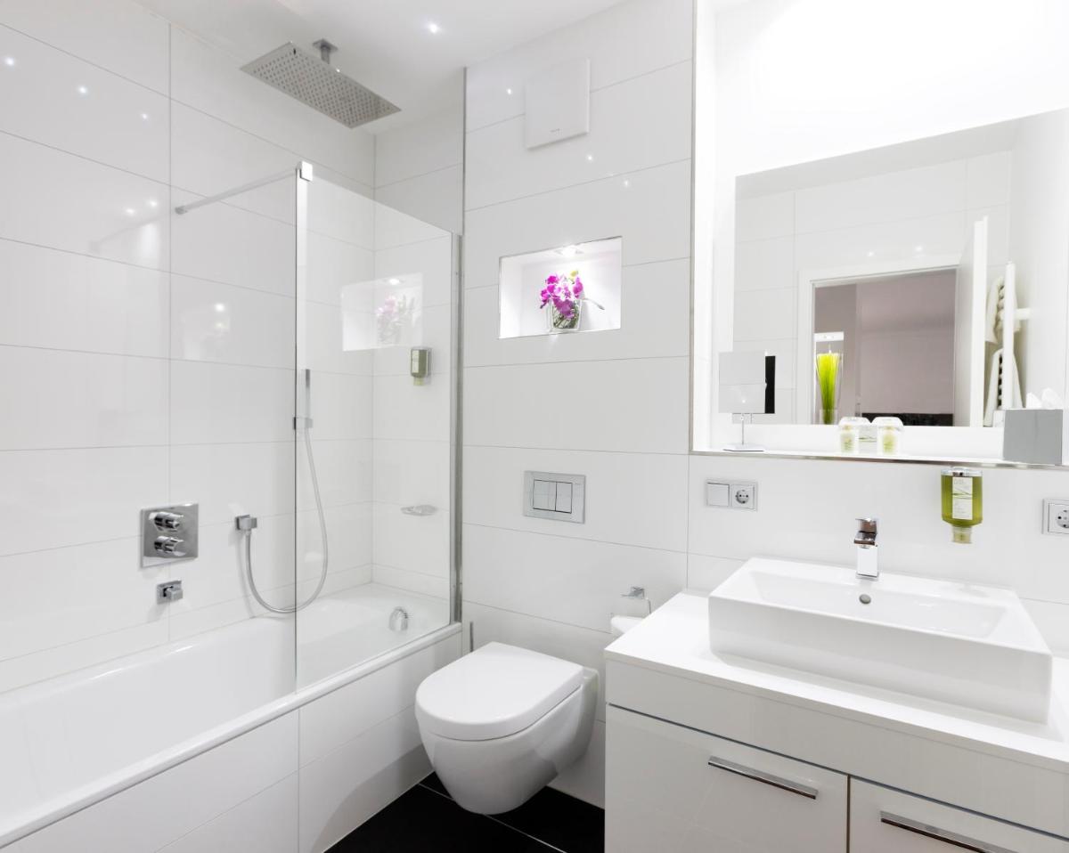 Central Hotel - Housity