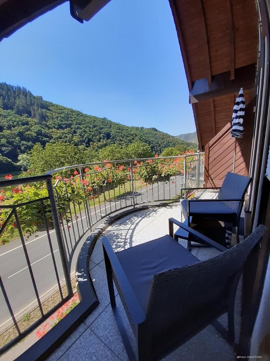 App 4 Pers 2 Schlafzimmer mit eigenen Badezimmer 2 Balkonen alle mit Moselblick - Housity