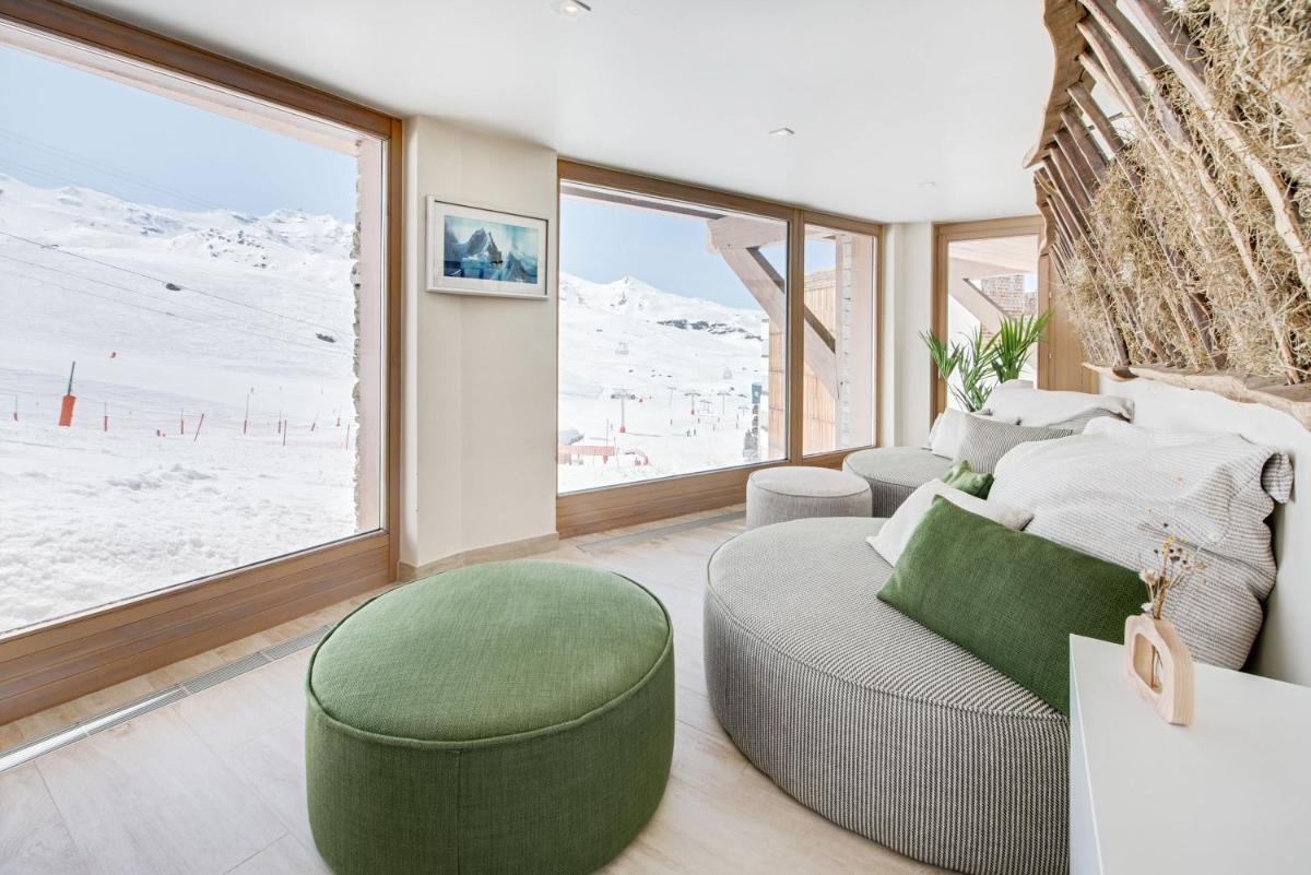 Vue générale sur la montagne ou vue sur la montagne depuis l'hôtel