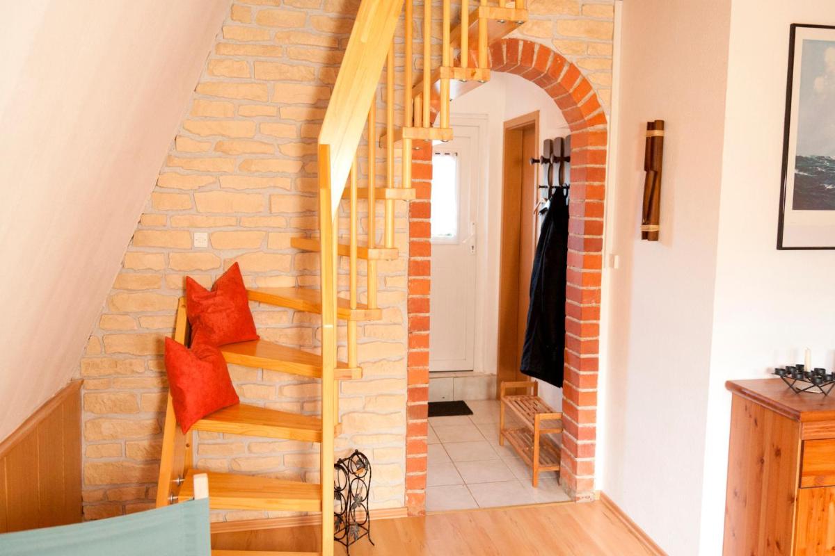 Ferienhaus am See - Housity