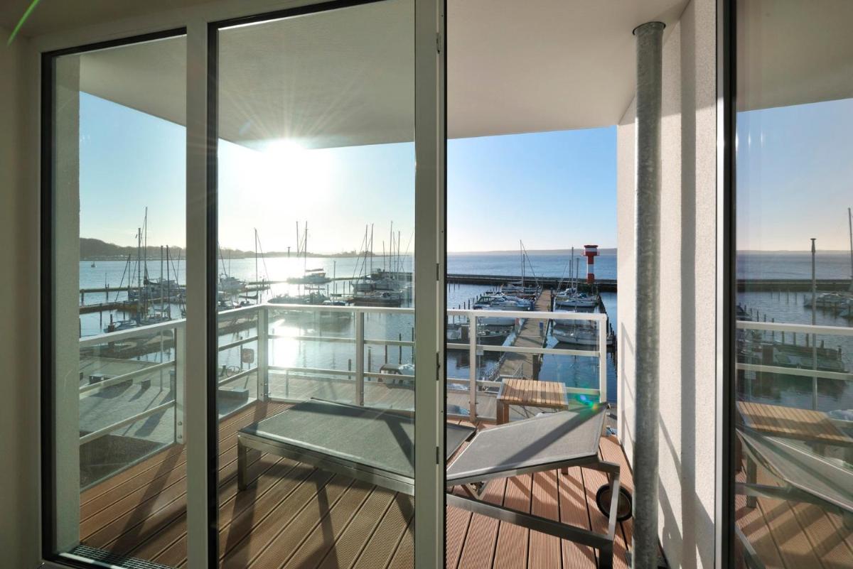 Apartment 13 "Möwennest", Blickrichtung offenes MeerBinnenhafen Nord - Hizvo