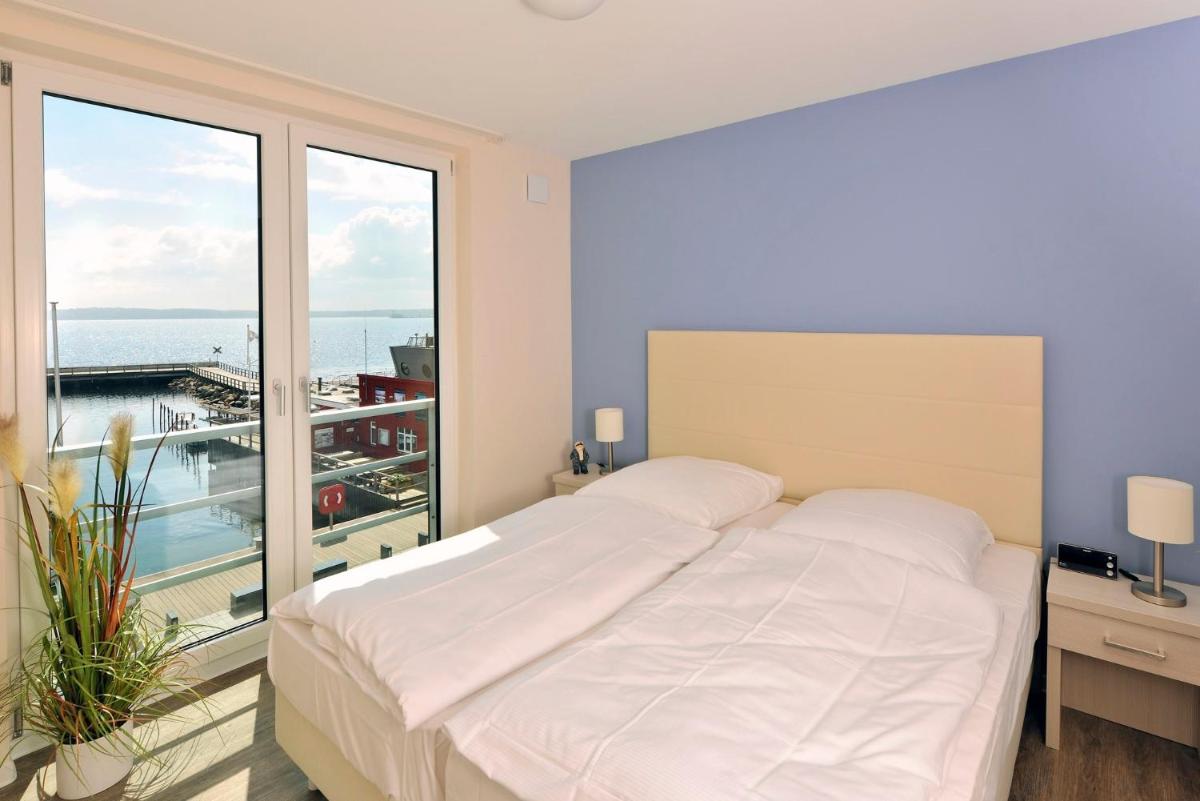 Apartment 13 "Möwennest", Blickrichtung offenes MeerBinnenhafen Nord - Hizvo