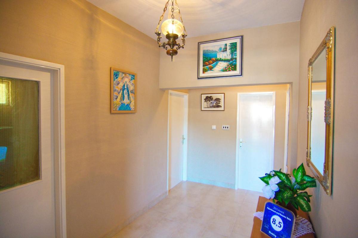 Apartment and Rooms Toka - Housity
