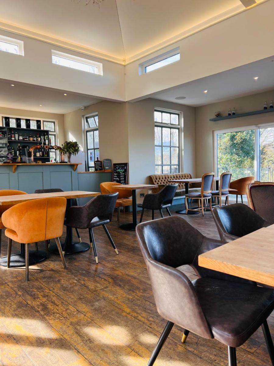 The Eagle House Hotel - Housity
