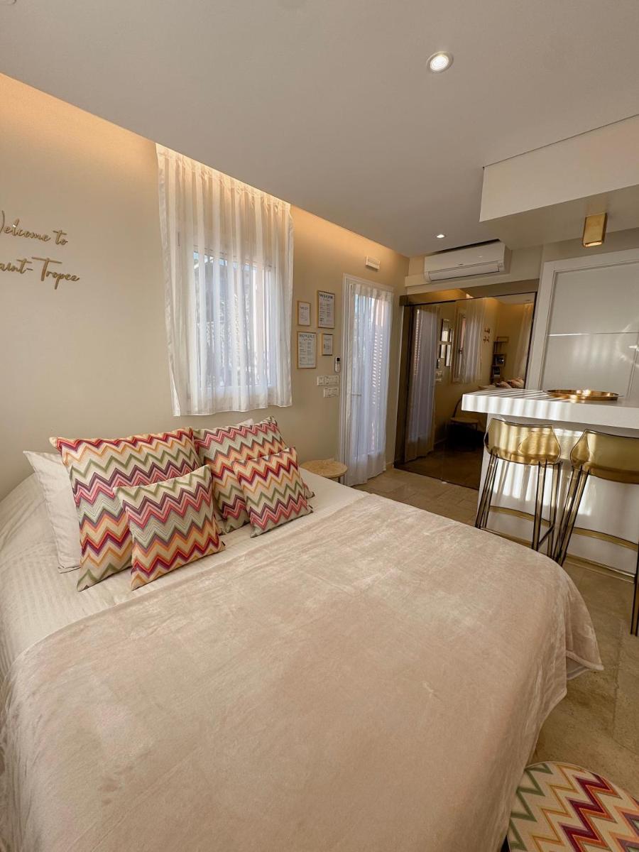 Studio climatisé, terrasse, parking privé, 50m de la plage - Housity