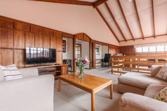 Suitetrails - Sandown Estate Apartment