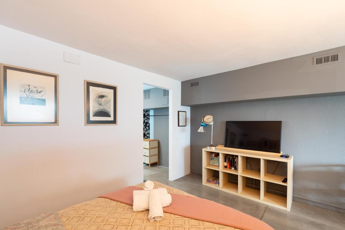 Sitges Beach Hostal - Housity