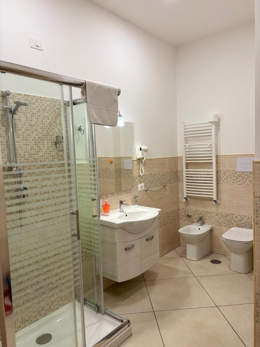 Serena Rooms - Housity