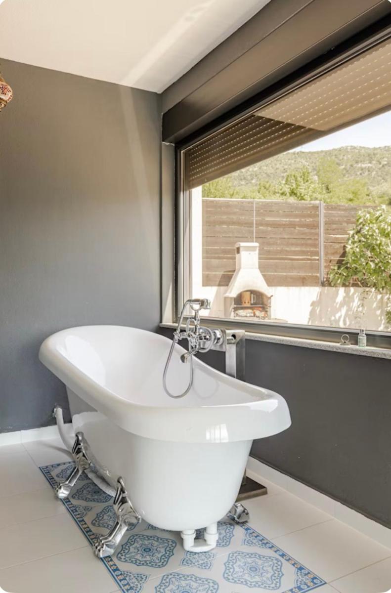 Villa Mona ,heated swimming pool - Housity