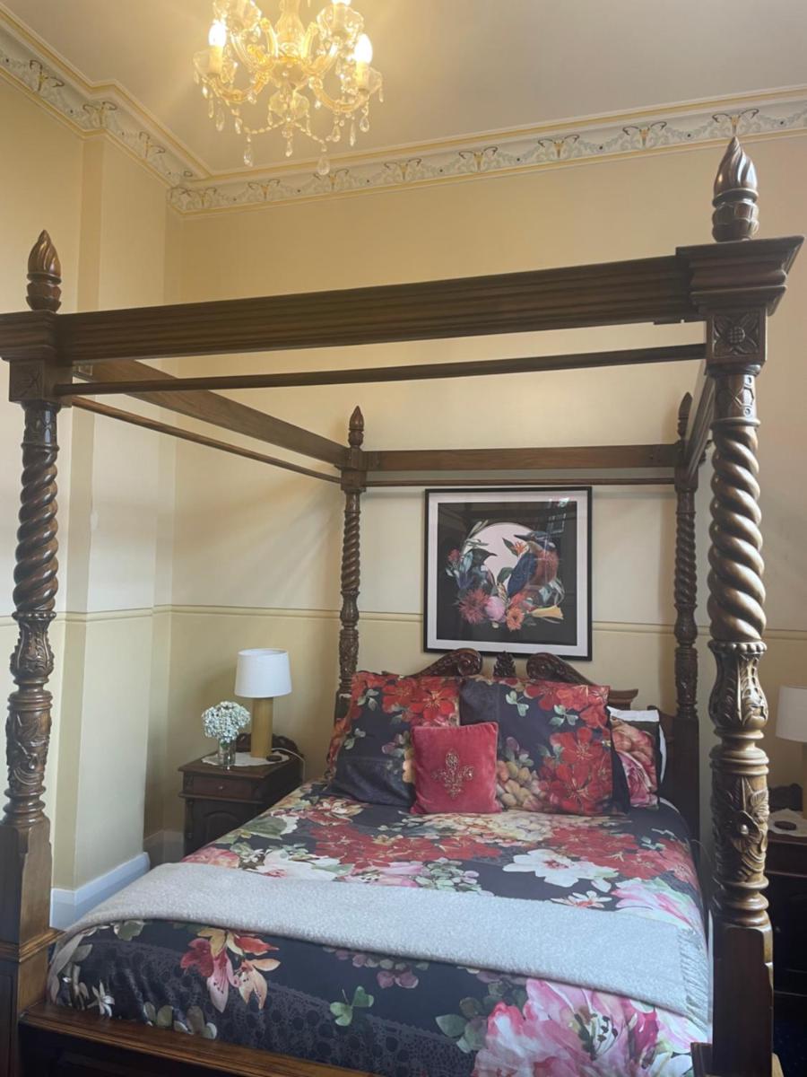 Hall on the Terrace - Housity