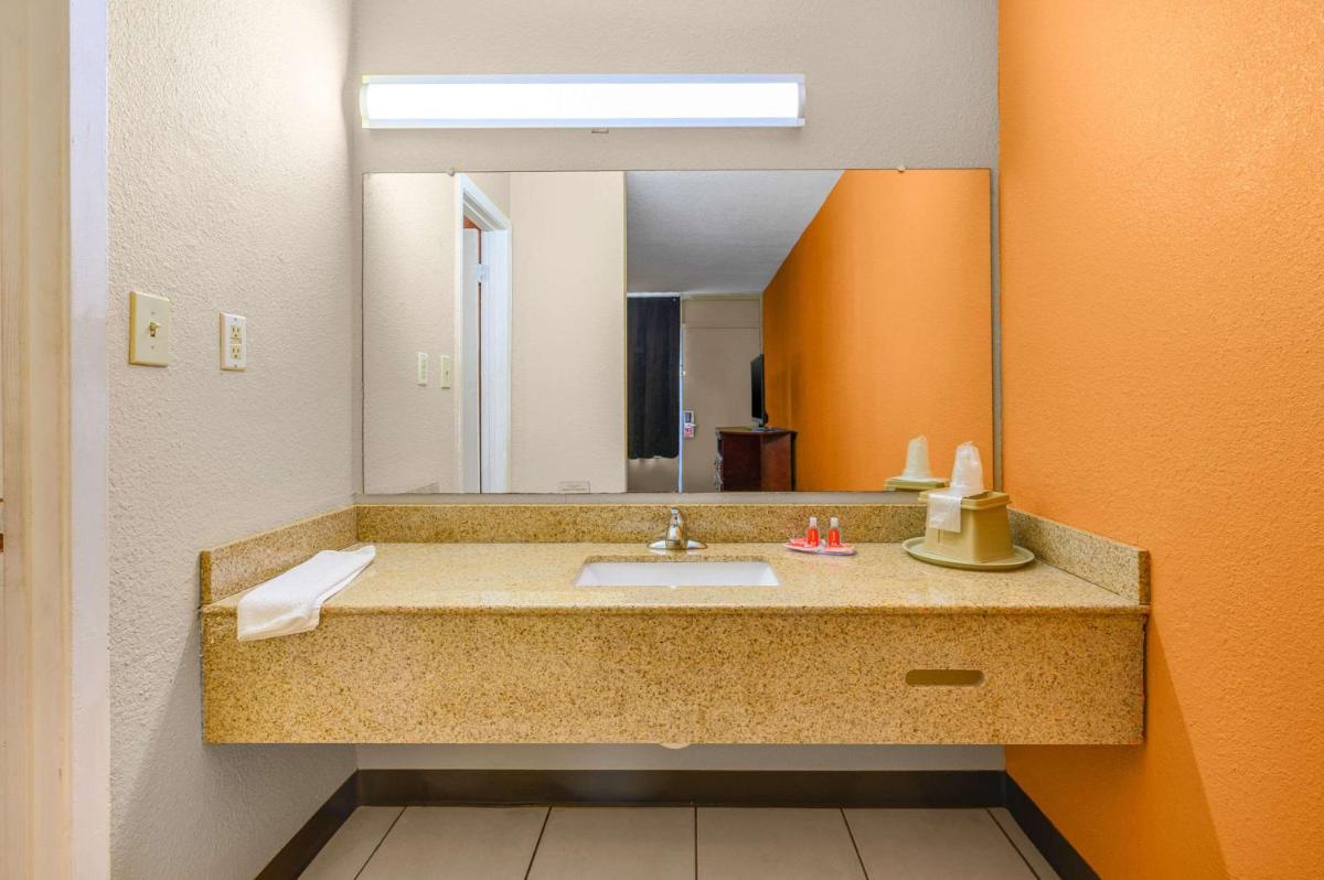 Econo Lodge Decatur South - Housity