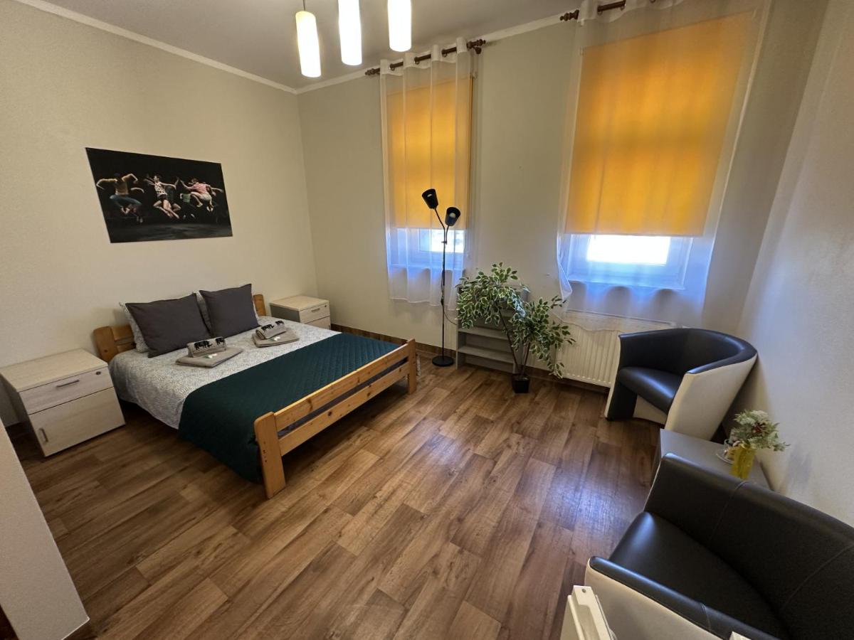 Pokoje Gościnne Rozbark - Housity