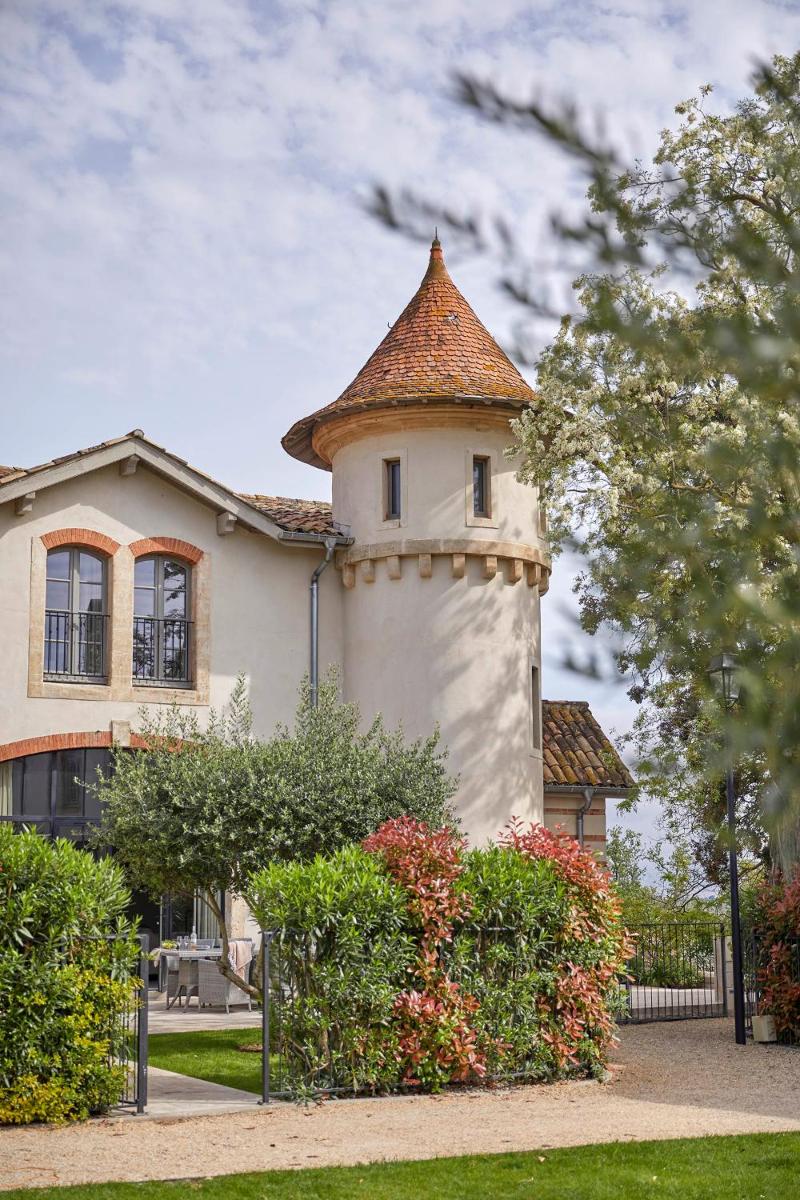 Jardin de l'établissement Château St Pierre de Serjac