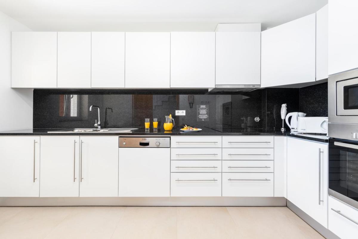 A cozinha ou kitchenette de Eden Villas & Apartments