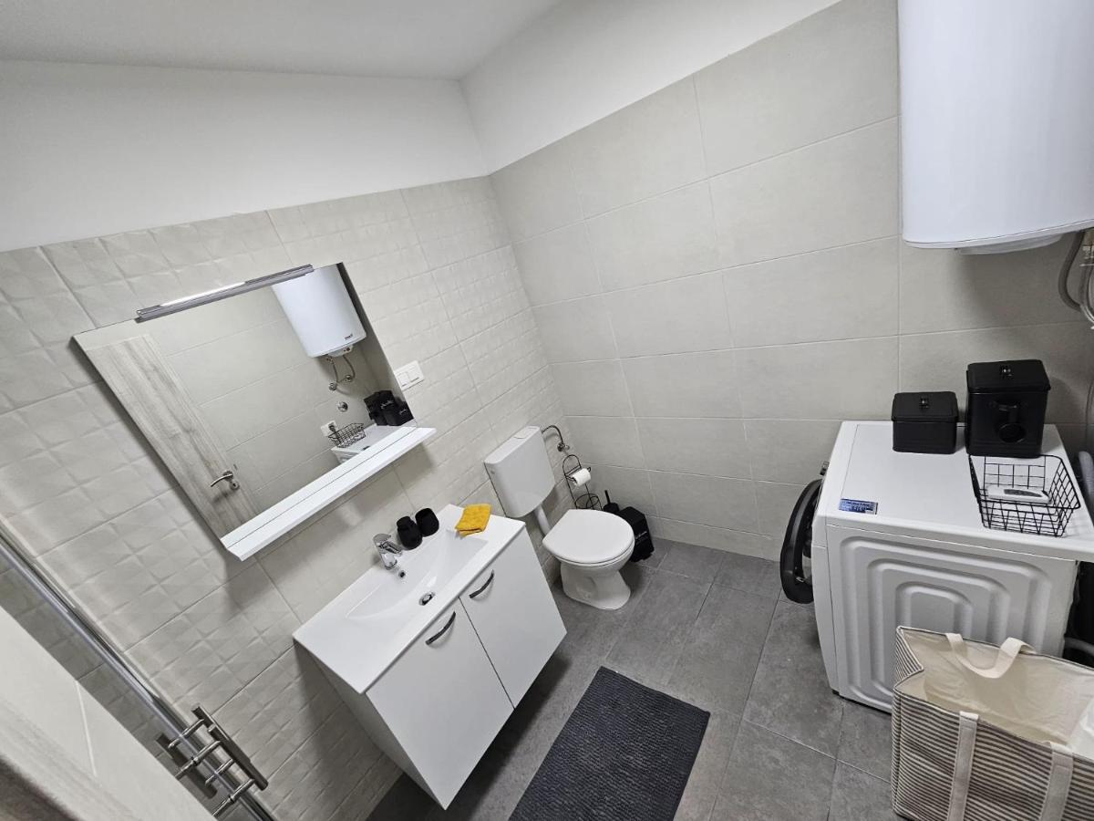 LaNiMa LUX - Housity