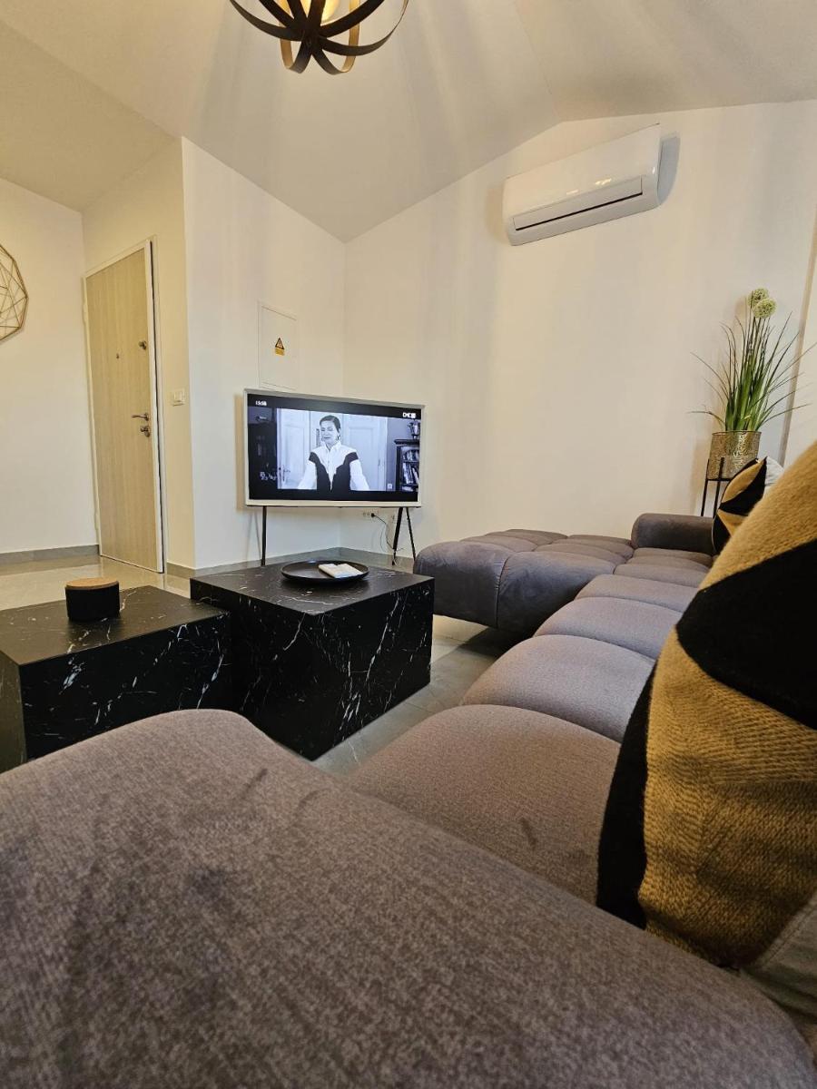 LaNiMa LUX - Housity