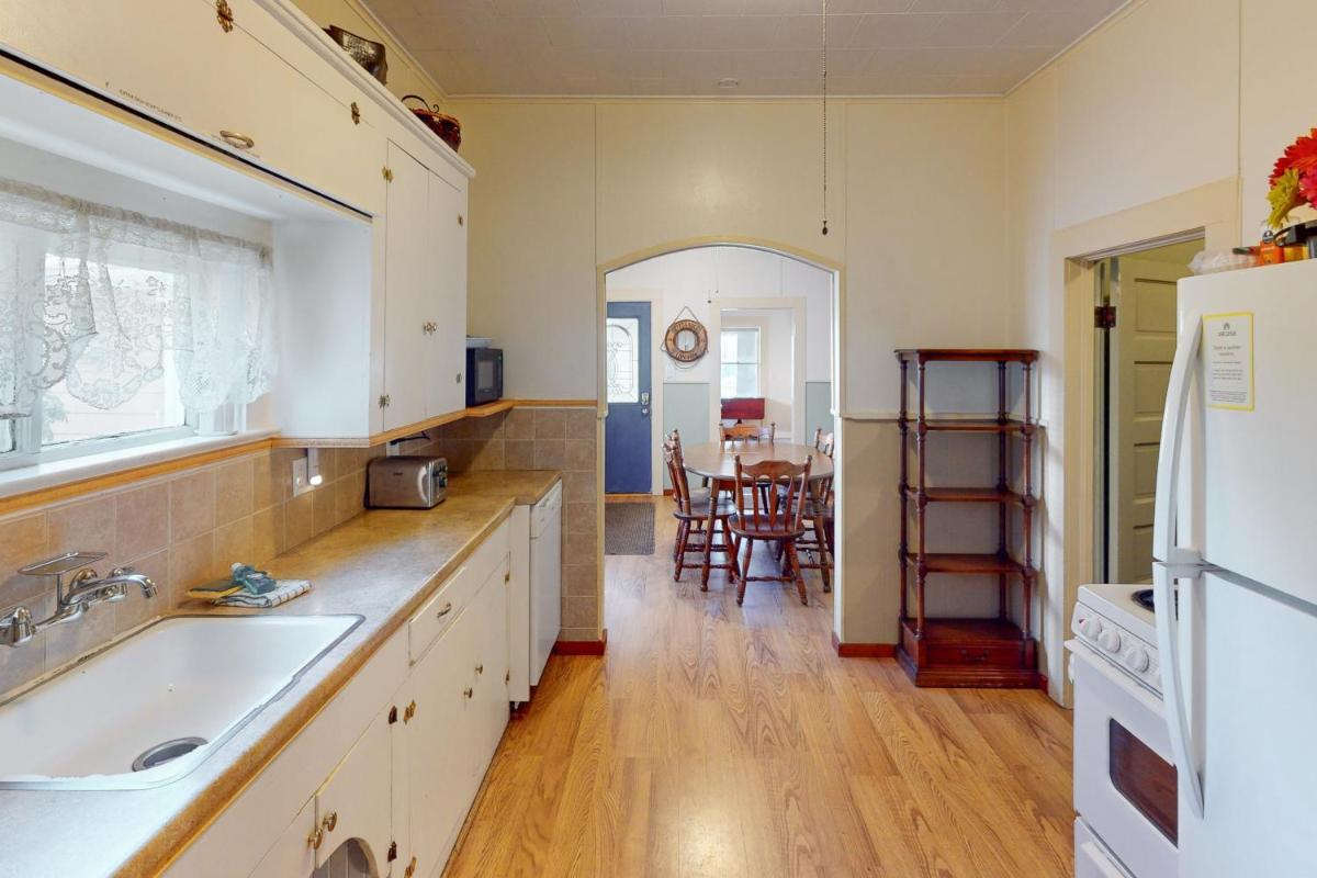 Captain's Cottage - Housity