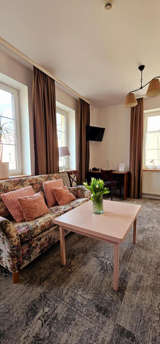 Hotel Siesta - Housity