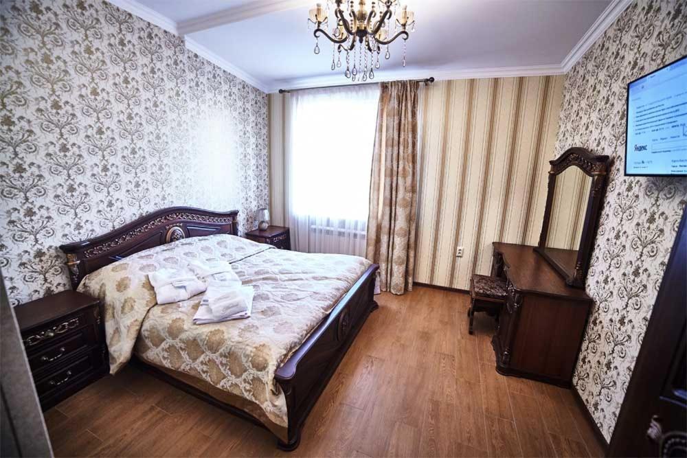 Hotel Kristall - Housity