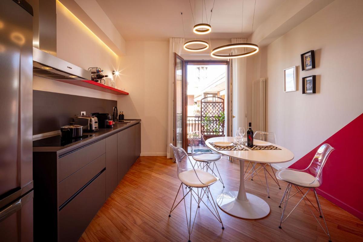 Sky Blue Rooms - Housity