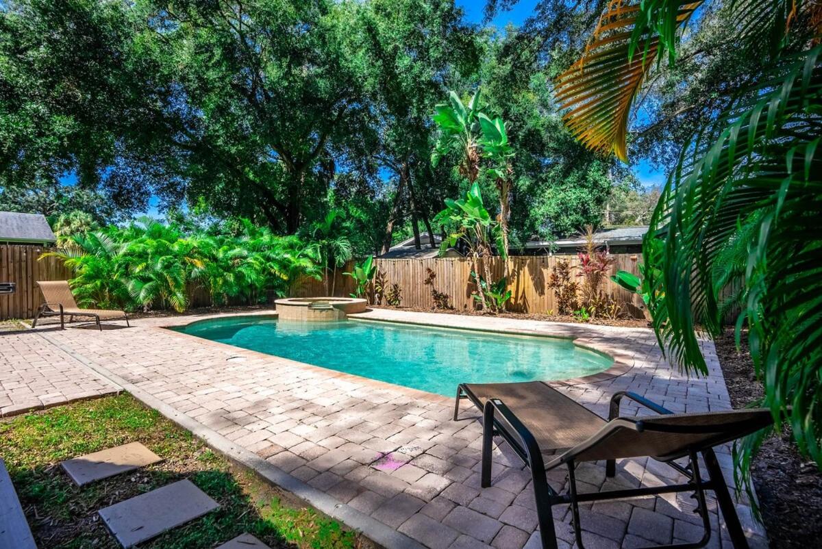 Tropical Oasis- Luxury Pool -Ace Location - Housity