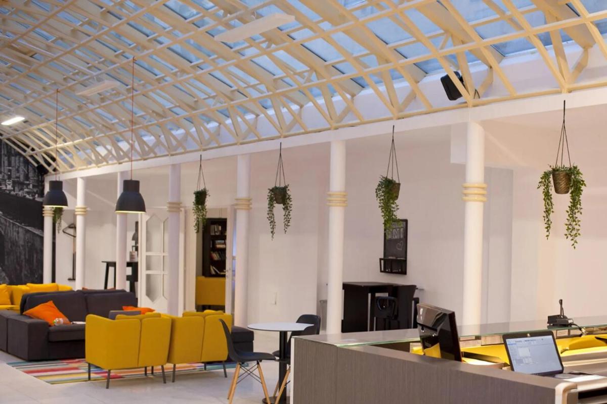 UNI Hostel - Housity