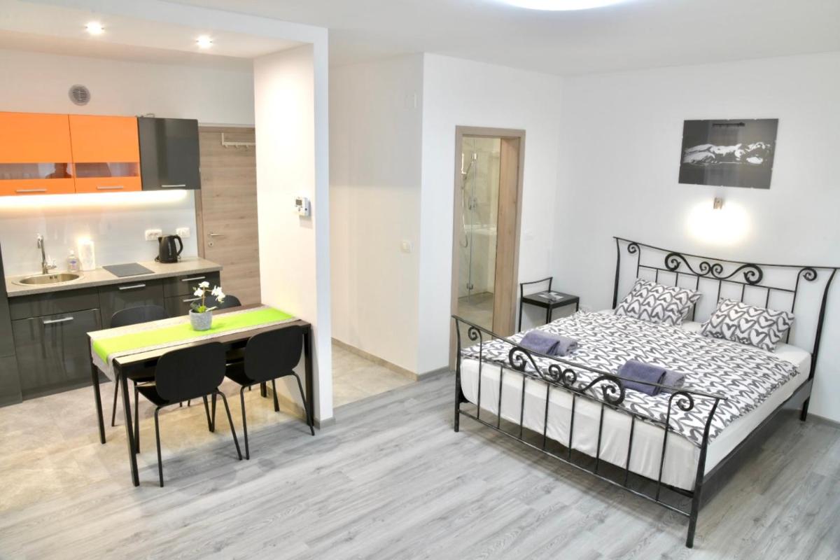 Stara Jezica Apartments with WiFi - Housity