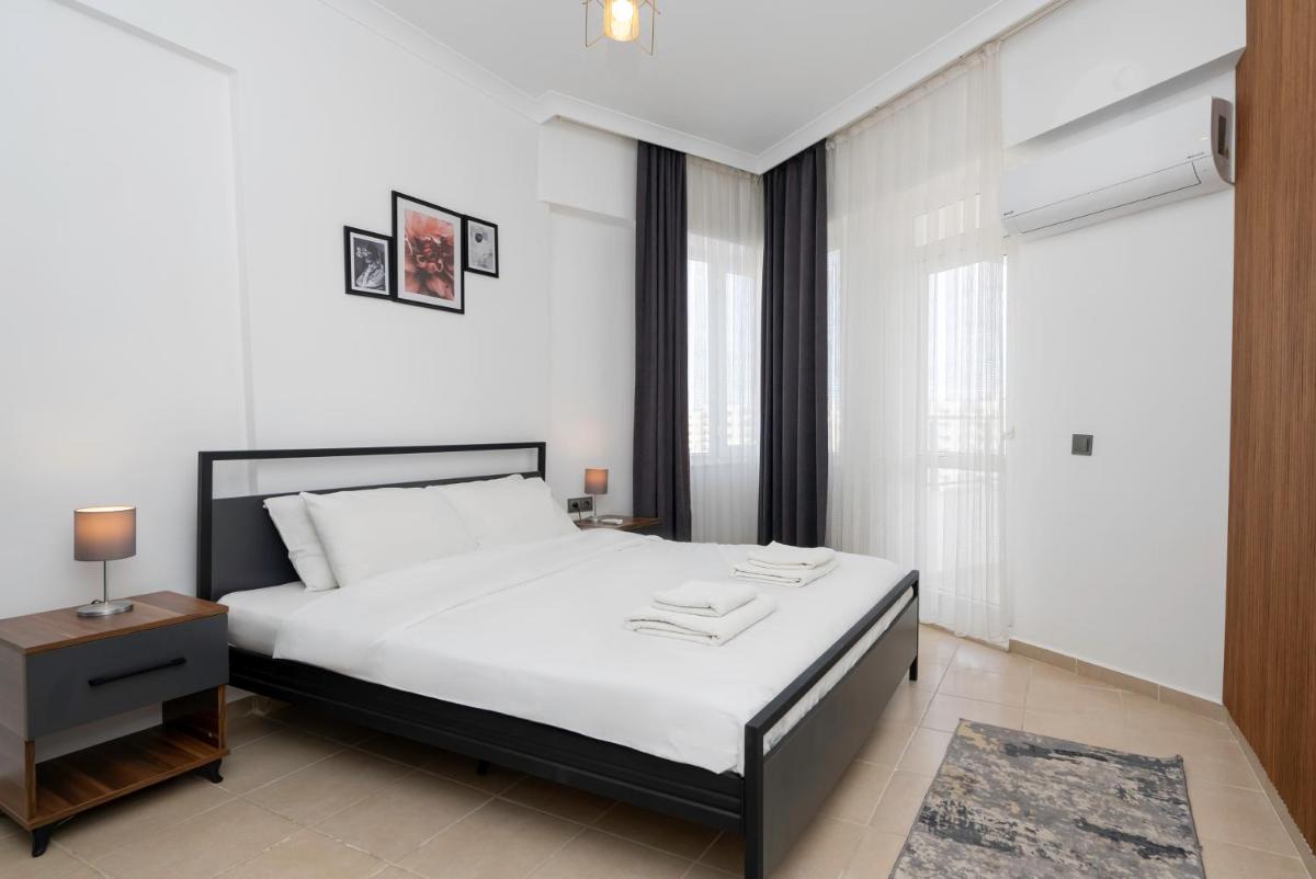 B lackstone Homes - Housity