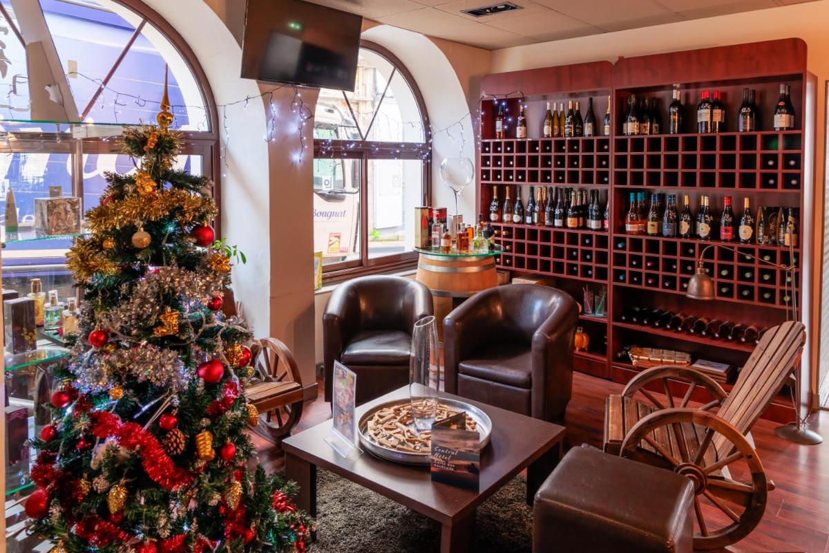 Boissons dans l'établissement Logis Central Hôtel - Restaurant & Spa